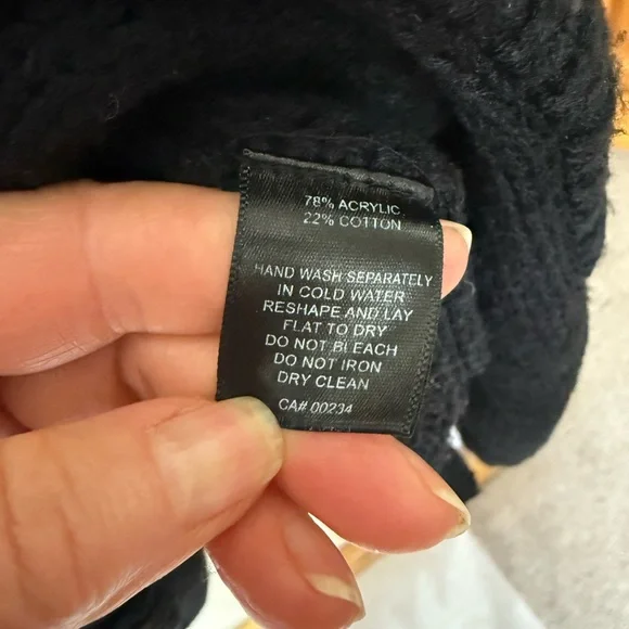 Design Lab Black Sweater - Picture 6 of 6